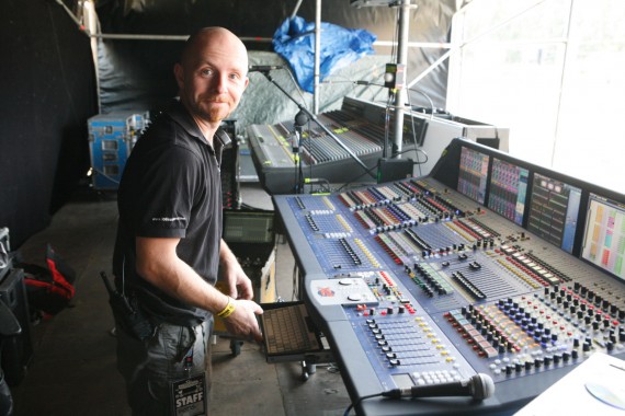 Fotis Sound’s Przemyslaw Naguszewski with Midas XL8 at Woodstock Trainstop, Poland