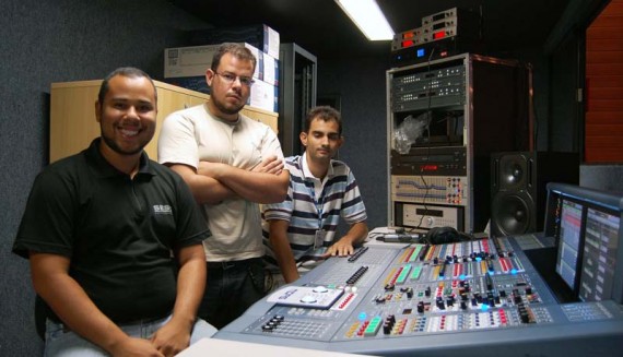 SESC Gama audio technician Thiago Souza; Projesom’s Ruslan Viana; SESC Gama audio technician Henrique Damata
