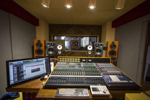 Penn Elcom Hastings Recording Studios red201245590